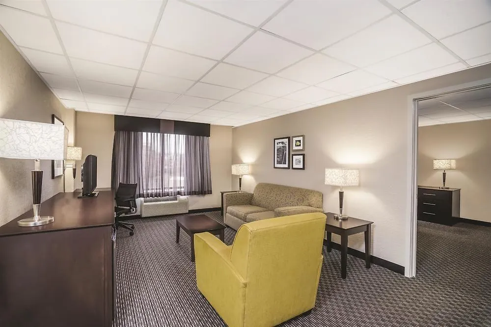 *** Hotel La Quinta By Wyndham Clifton/Rutherford United States