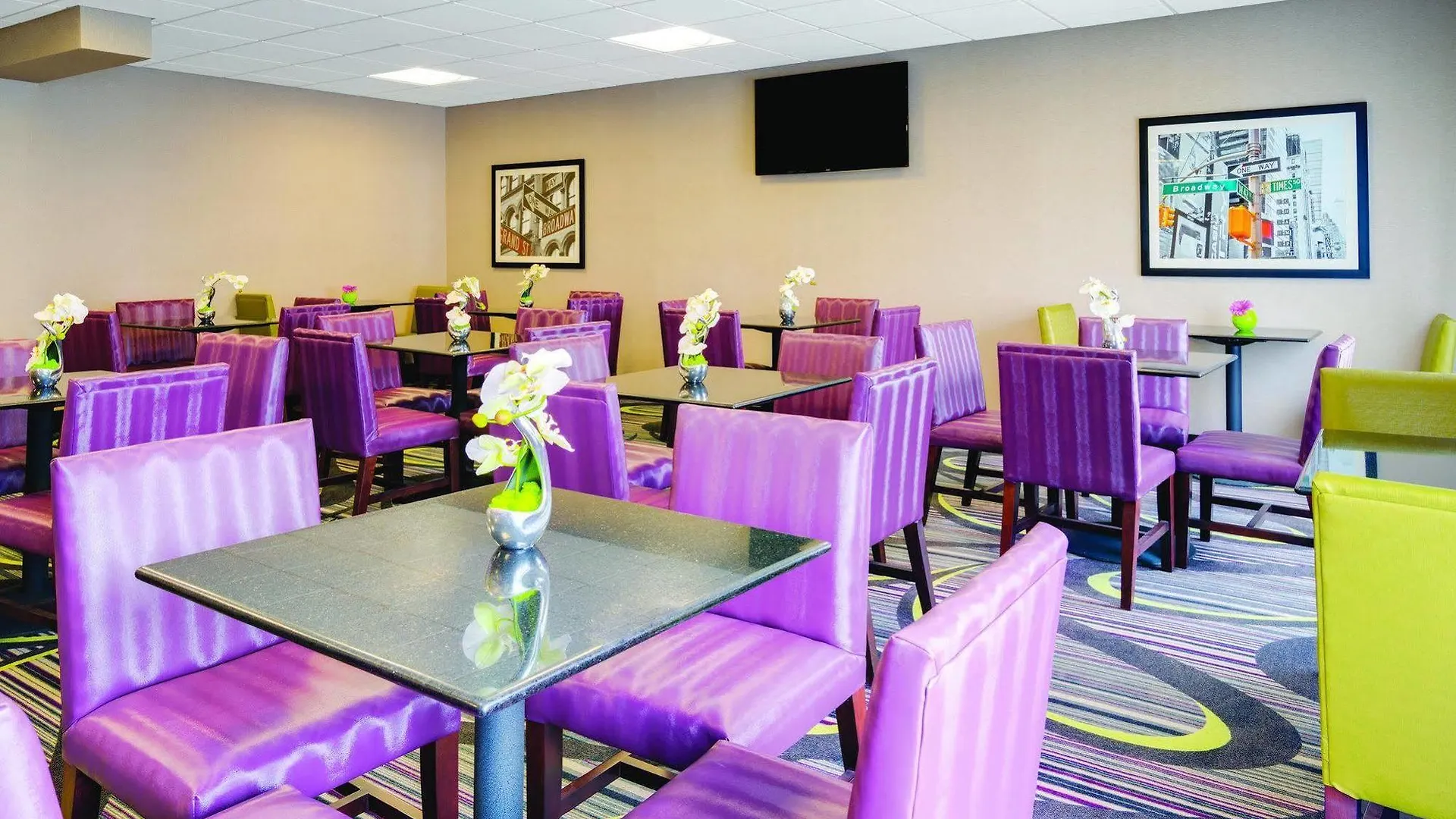 La Quinta By Wyndham Clifton/Rutherford Hotel
